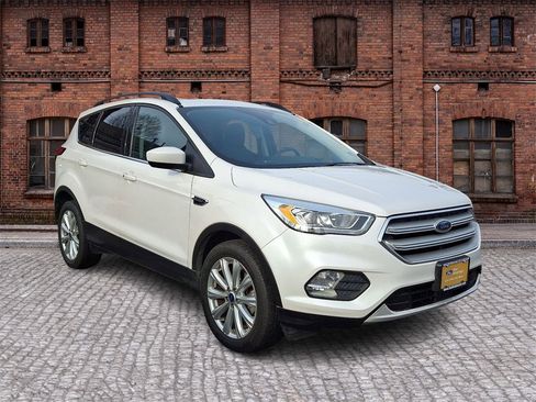 Certified 2019 Ford Escape SEL image 2