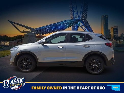 Used 2025 Buick Encore GX Sport Touring FWD image 4