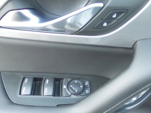 Used 2022 Chevrolet Blazer LT image 11