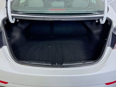 Used 2015 Hyundai Elantra SE image 22