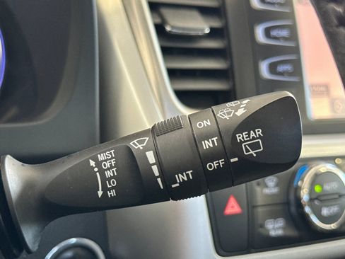 Used 2015 Toyota Highlander Limited Platinum AWD/4WD image 36