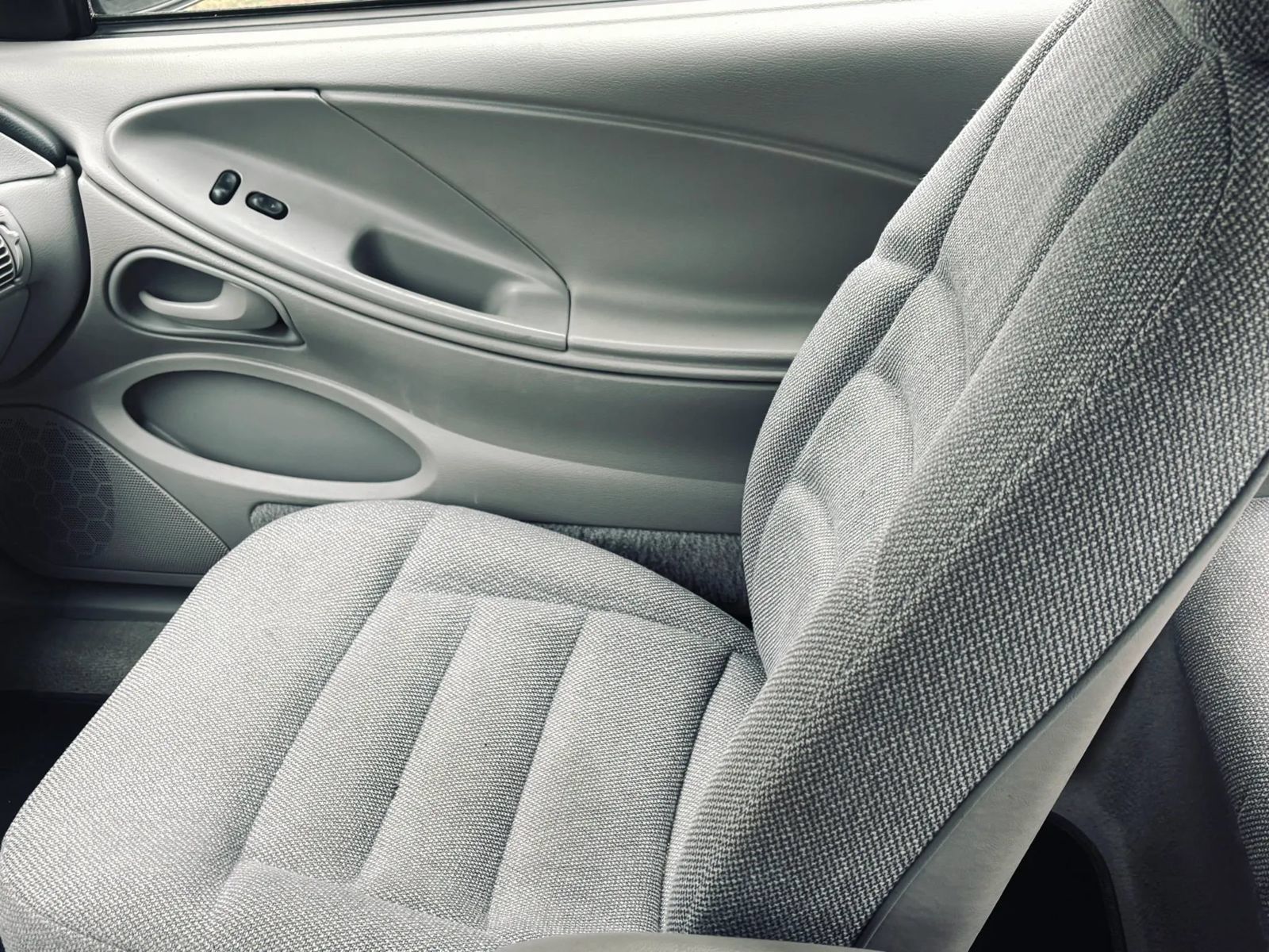 Used 1997 Ford Mustang Coupe RWD image 27