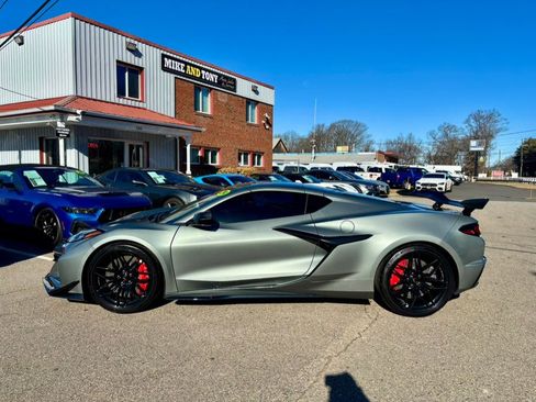 Used 2024 Chevrolet Corvette Z06 w/ Z07 Performance Package image 4