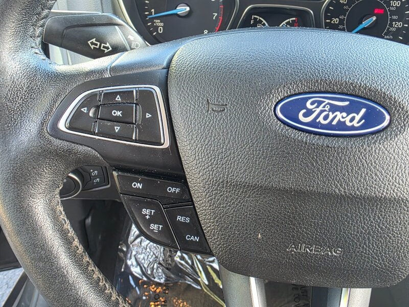 Used 2018 Ford Focus SE w/ Cold Weather Package FWD image 31