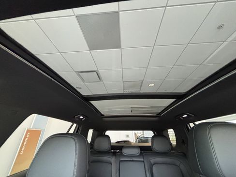 Used 2025 Chevrolet Equinox LT w/ Convenience Package II image 17