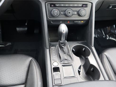 Used 2018 Volkswagen Atlas SE image 18