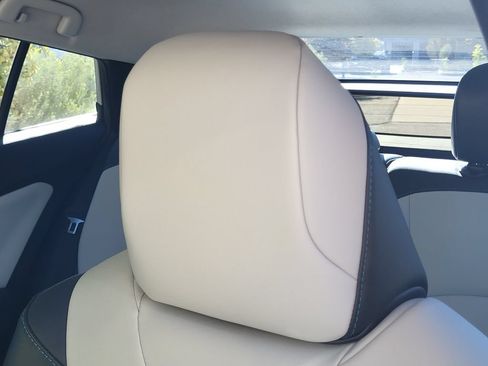 Used 2019 Toyota Prius XLE AWD/4WD image 13