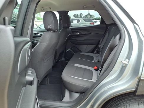 Used 2025 Chevrolet TrailBlazer LT w/ LT Cold Weather Package AWD/4WD image 18