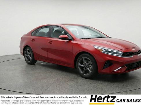 Used 2025 Kia K4 LXS FWD image 1