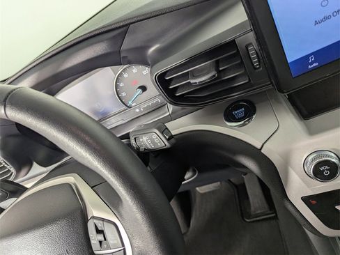 Used 2024 Ford Explorer XLT image 24