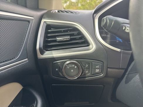 Used 2019 Ford Edge SEL w/ Equipment Group 201A image 14