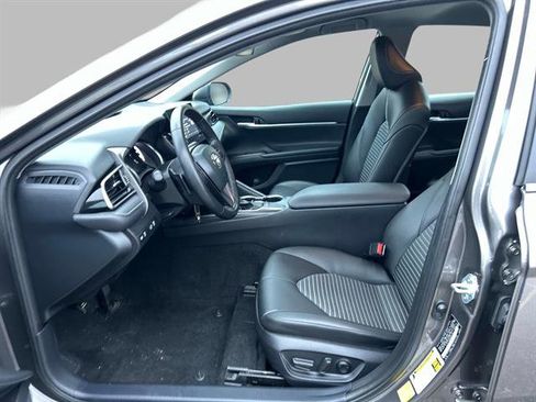 Used 2023 Toyota Camry SE image 11
