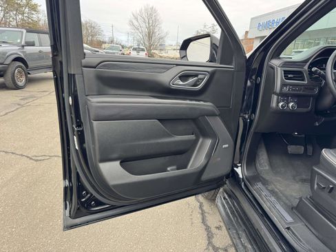 Used 2024 GMC Yukon SLT image 16