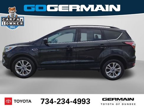 Used 2017 Ford Escape SE w/ Equipment Group 201A FWD image 11
