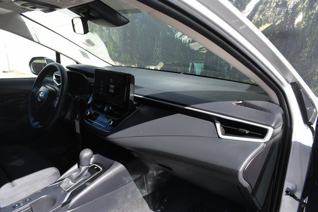 Certified 2025 Toyota Corolla LE FWD image 24