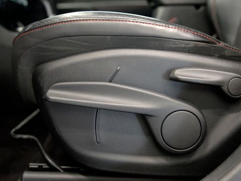 Used 2016 Jeep Cherokee Trailhawk w/ Cold Weather Group image 16