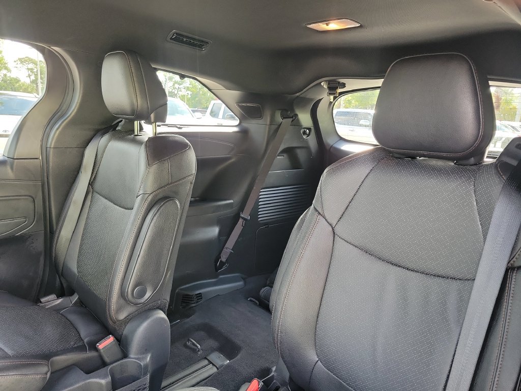 Used 2025 Toyota Sienna Limited FWD image 24