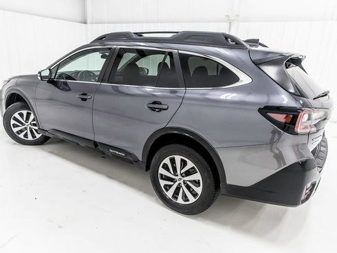 Used 2022 Subaru Outback Premium AWD/4WD image 4