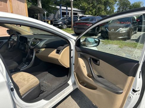 Used 2012 Hyundai Elantra GLS w/ Preferred Pkg 3 FWD image 2