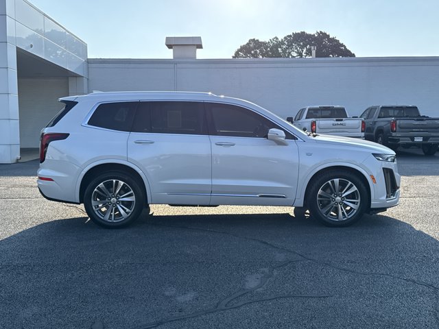 Used 2021 Cadillac XT6 Premium Luxury AWD/4WD image 2