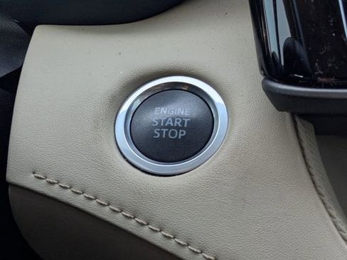 Used 2020 Toyota Highlander Limited image 30