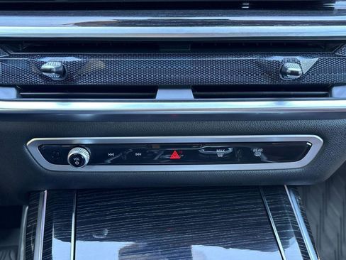 Certified 2024 BMW X7 xDrive40i w/ M Sport Package AWD/4WD image 19
