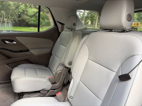 Used 2018 Chevrolet Traverse LT FWD image 7