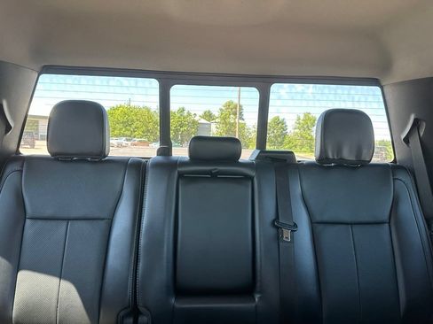 Used 2018 Ford F150 Lariat w/ Equipment Group 502A Luxury AWD/4WD image 32