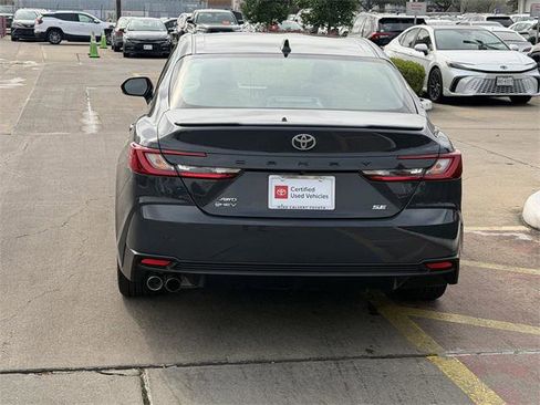 Certified 2025 Toyota Camry SE image 6
