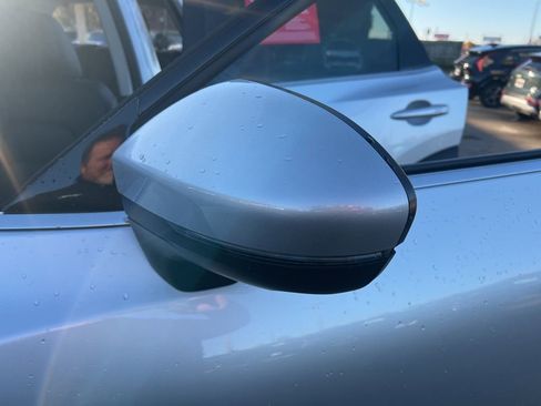 Certified 2025 Nissan Pathfinder SL w/ SL Premium Package image 32