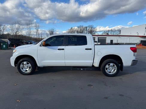 Used 2012 Toyota Tundra 4x4 CrewMax image 3