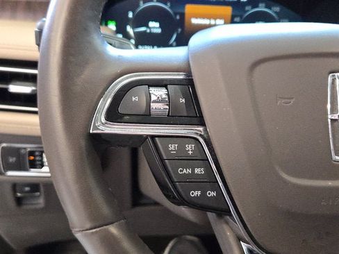 Used 2023 Lincoln Nautilus Reserve AWD/4WD image 24