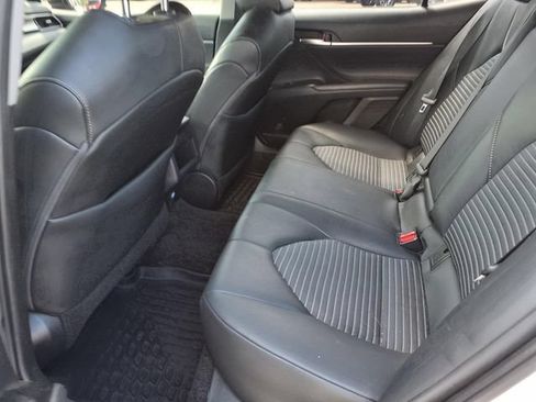 Used 2020 Toyota Camry SE FWD image 13