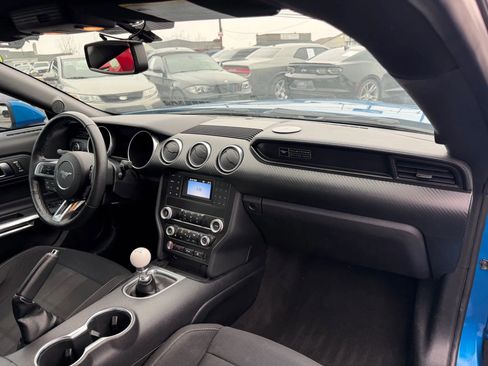 Used 2020 Ford Mustang Coupe RWD image 15