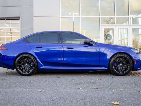 Used 2025 BMW M5 w/ Carbon Package image 4
