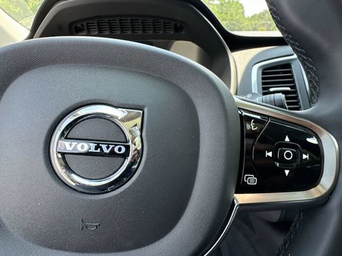 Used 2024 Volvo XC90 B5 Core AWD/4WD image 18