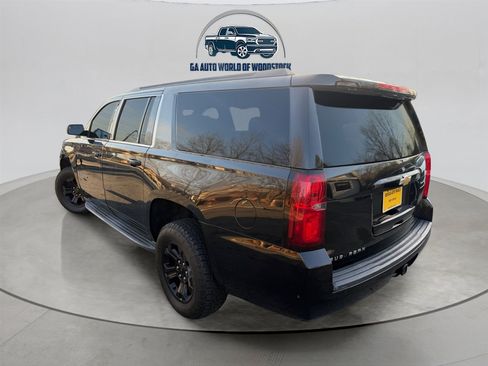 Used 2016 Chevrolet Suburban LT image 5