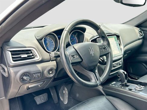 Used 2017 Maserati Ghibli RWD image 9