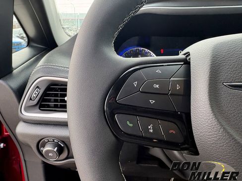 New 2026 Chrysler Pacifica Select image 12