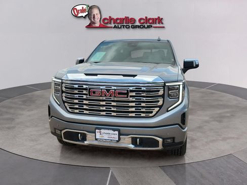Used 2023 GMC Sierra 1500 Denali w/ Denali Reserve Package AWD/4WD image 8