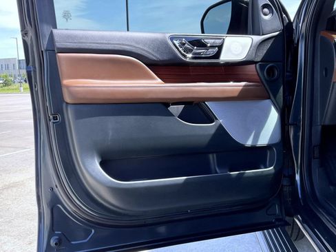 Certified 2024 Lincoln Navigator Reserve AWD/4WD image 9