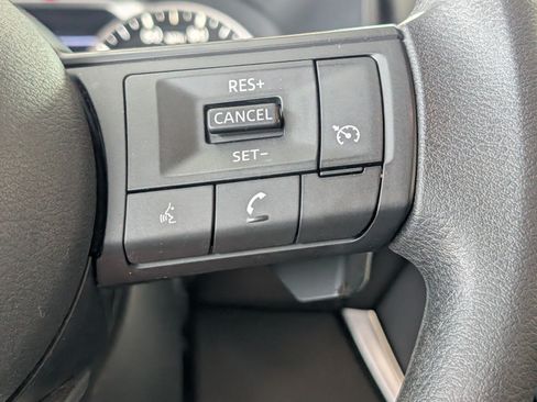 Used 2023 Nissan Rogue S AWD/4WD image 19