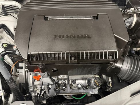 Used 2025 Honda Pilot Sport image 30