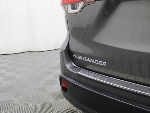 Used 2018 Toyota Highlander XLE w/ Protection Package #3 AWD/4WD image 30