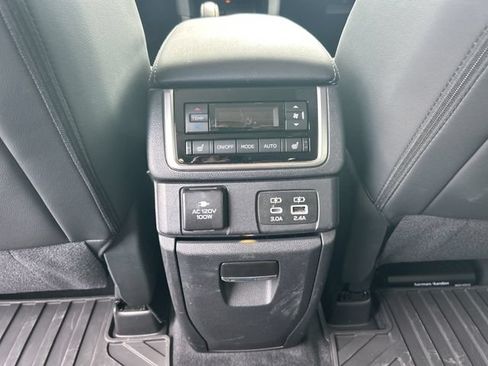 Used 2025 Subaru Ascent Touring w/ Popular Package #1 AWD/4WD image 30