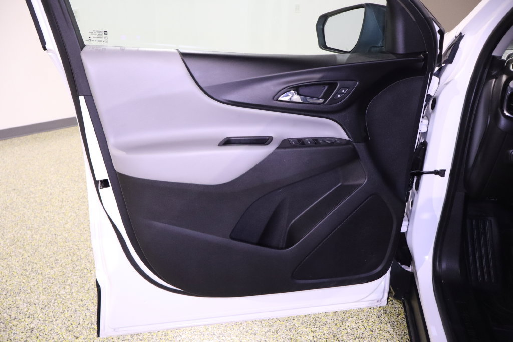 Used 2020 Chevrolet Equinox LS w/ LS Convenience Package FWD image 32