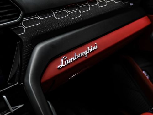Used 2022 Lamborghini Urus image 71