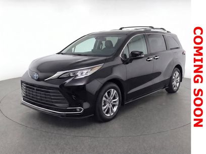 Used 2022 Toyota Sienna Platinum