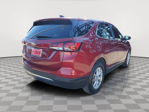 Used 2022 Chevrolet Equinox LT image 3