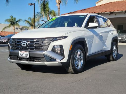 Certified 2025 Hyundai Tucson SE FWD image 5